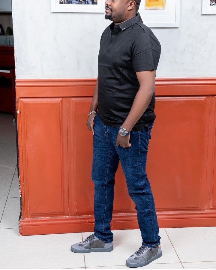 Casual weekend 🔥🔥
🔸Tshirts 2000ksh
🔸Jeans1800ksh
🔸Sneakers 5000ksh
☎️Call or WhatsApp 
0716 057 611 : 0736 557 611
 📍Visit us we are located Along Biashara street Yala Towers First floor Shop no.101
🚚We deliver country wide vie parcel.