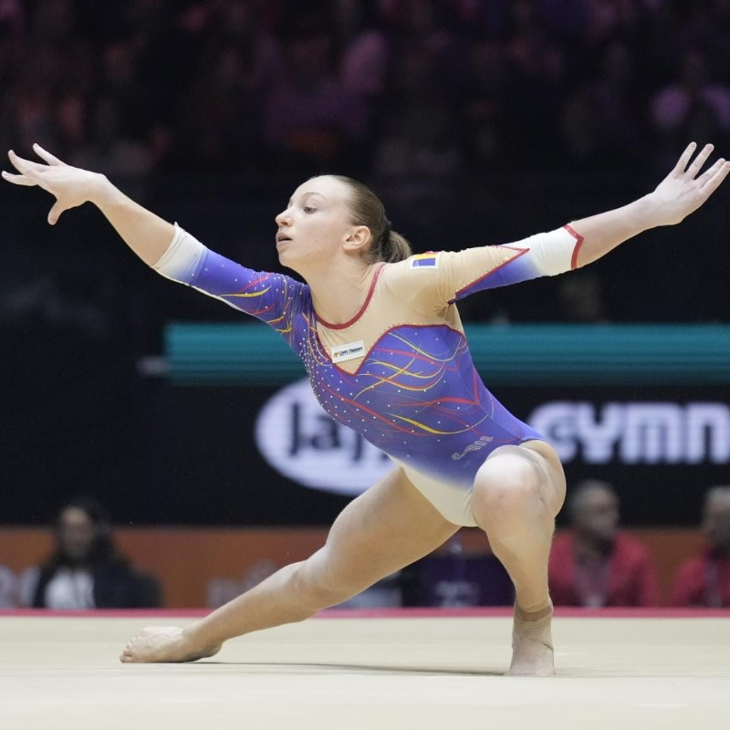 WGC2030's tweet photo. About last night 🥵

What an atmosphere in Liverpool 🔥

Here's how it looked 📸

#WelcomeToOurWorld #ARTWorlds2022 #gymnastics |📸@SimoneFerraroPh