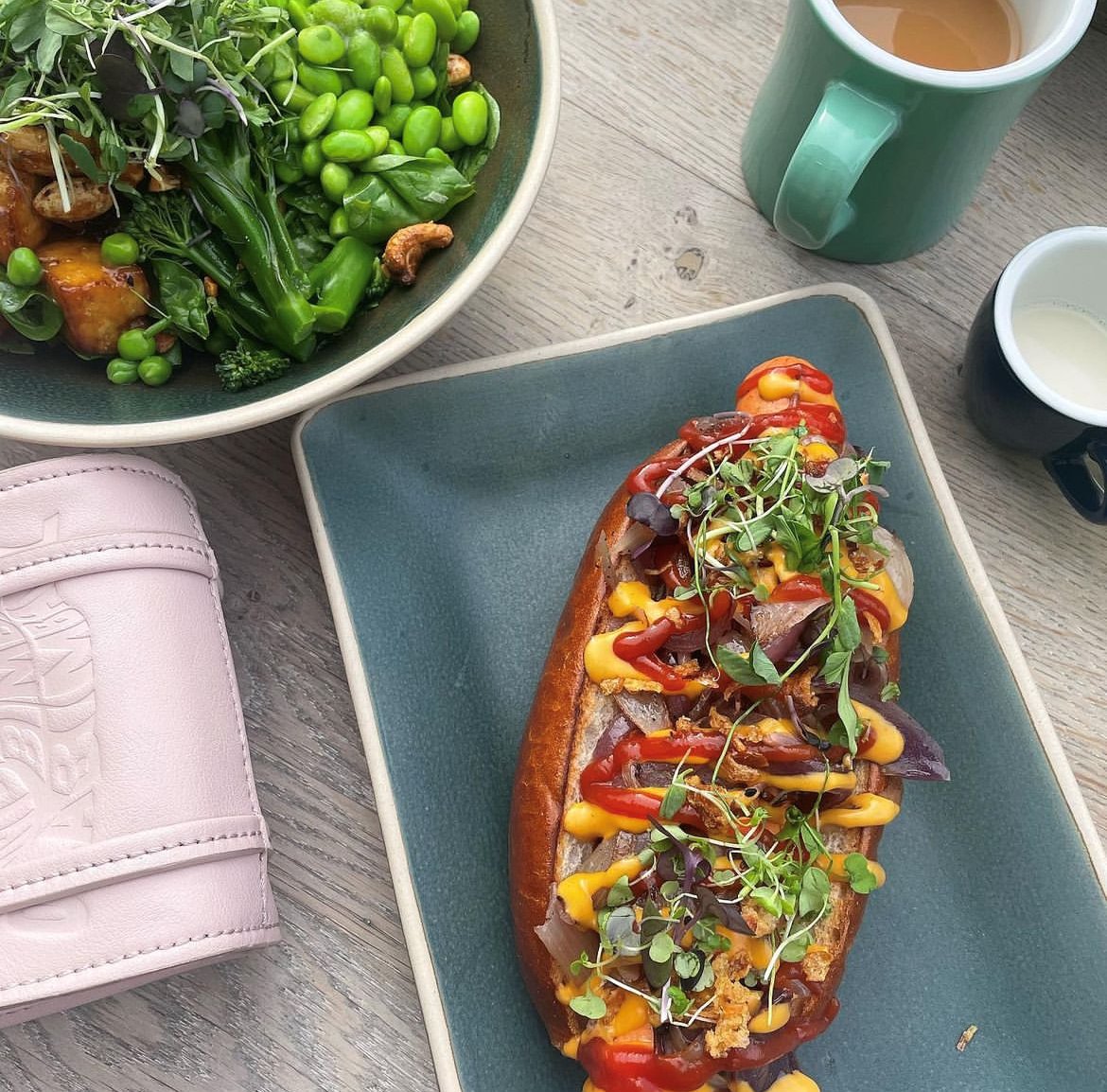 WeAreVEKitchen's tweet photo. Are our tummies rumbling, or is that yours? 🤤
The VE Hot Decadent Dog, available at our Northcote Road restaurant. Book a table here: https://t.co/YzOOzMgukf

📸 @vegan_ck https://t.co/XxAWr6XYIc