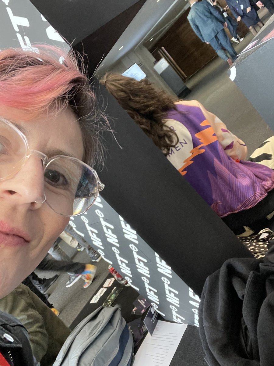 CHarroeArts's tweet photo. @PowerOfWomenNFT me again
#POWLondon
@leahsams at @NFT_NYC wearing THAT jacket! https://t.co/ROmfljUx3c