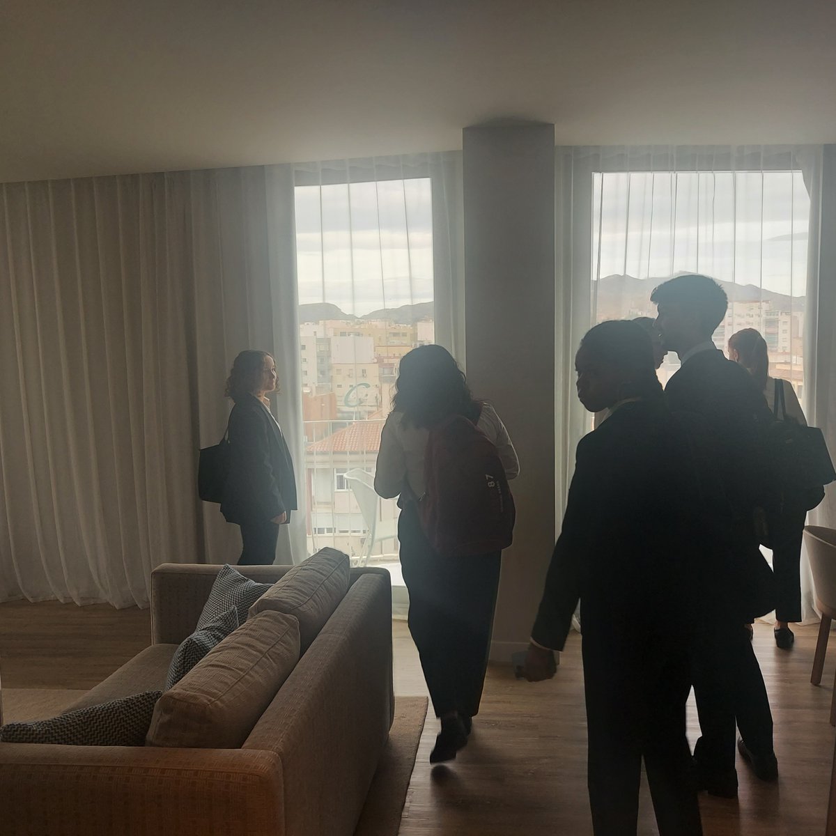 VatelMalaga's tweet photo. Los alumnos han realizado su clase de Derecho Hotelero y Comercial en el #hotelNHMalaga, junto con su profesor y Director General del Hotel, Javier Friera.  🛎️
Al finalizar la clase han tenido una visita por las instalaciones del hotel,  guiada por Victoria del equipo comercial. https://t.co/LFnowmbuZz