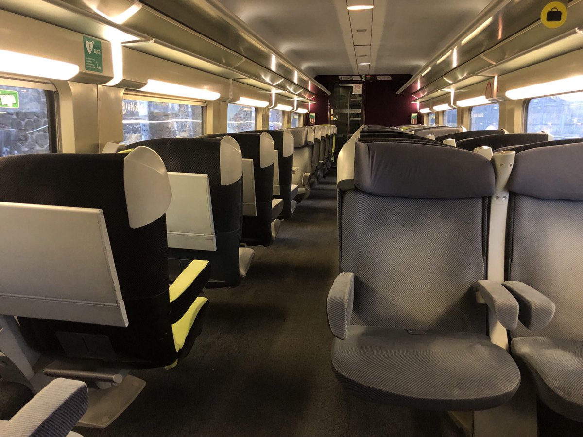 C’est ce qui s’appelle ne pas être dérangé par ses voisins ce matin ; j’ai réservé un billet , pas une rame complète ! #tgv #sncf