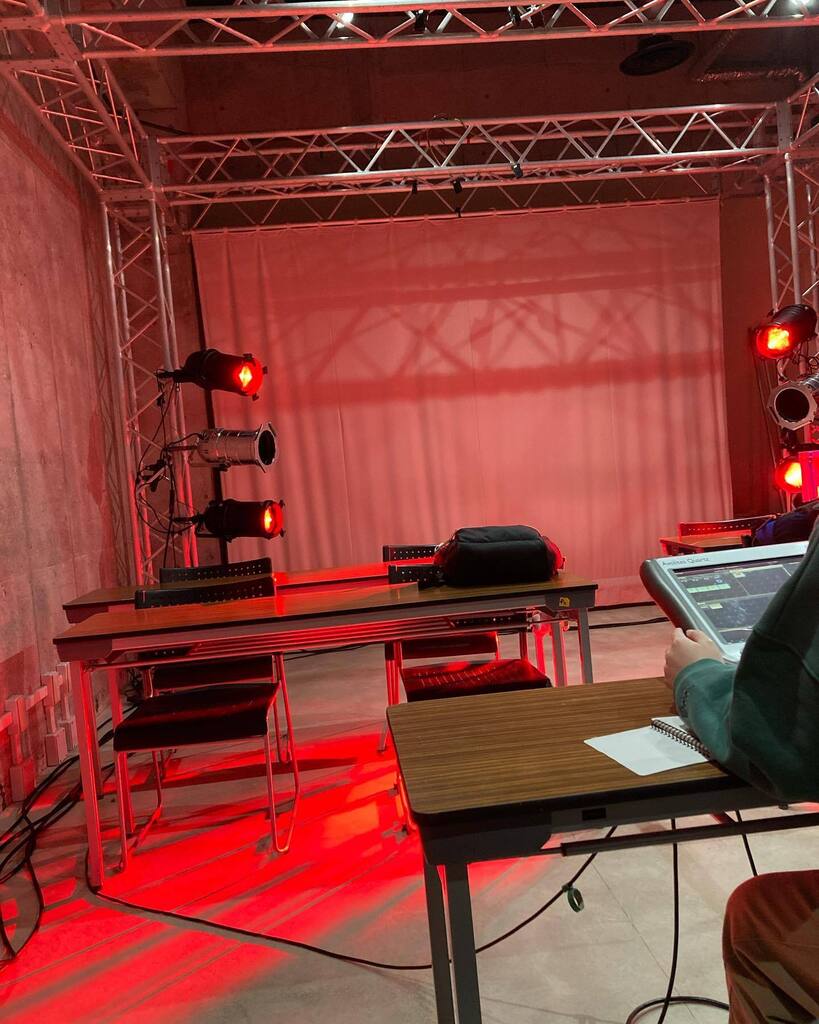 shogo_XoX's tweet photo. Great work today all stage engineers and students!
#stagelighting #avolite https://t.co/FMpzLtYRSO