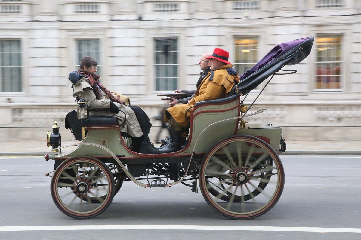 Something completely different, Sun 06-Nov-2022, take the children to see real life Brums - starts at dawn. London to Brighton Veteran Car Run. More pics: bryan-jones.com/london-to-brig…
@veterancarrun #veterancarrun #londontobrighton @TheMotoringNews @rmsothebys @vccofgb @Veteran_Cars