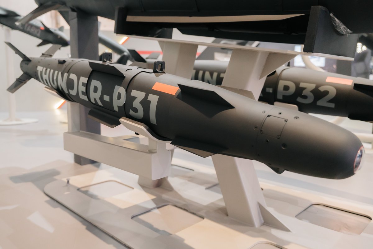 _edgegroup's tweet photo. #LeadingEDGE: a proud exporter of #MadeintheUAE 🇦🇪 advanced technology and defence products to more than 20 countries… and counting.
#IndoDefence2022 https://t.co/XJjiRaqwe4