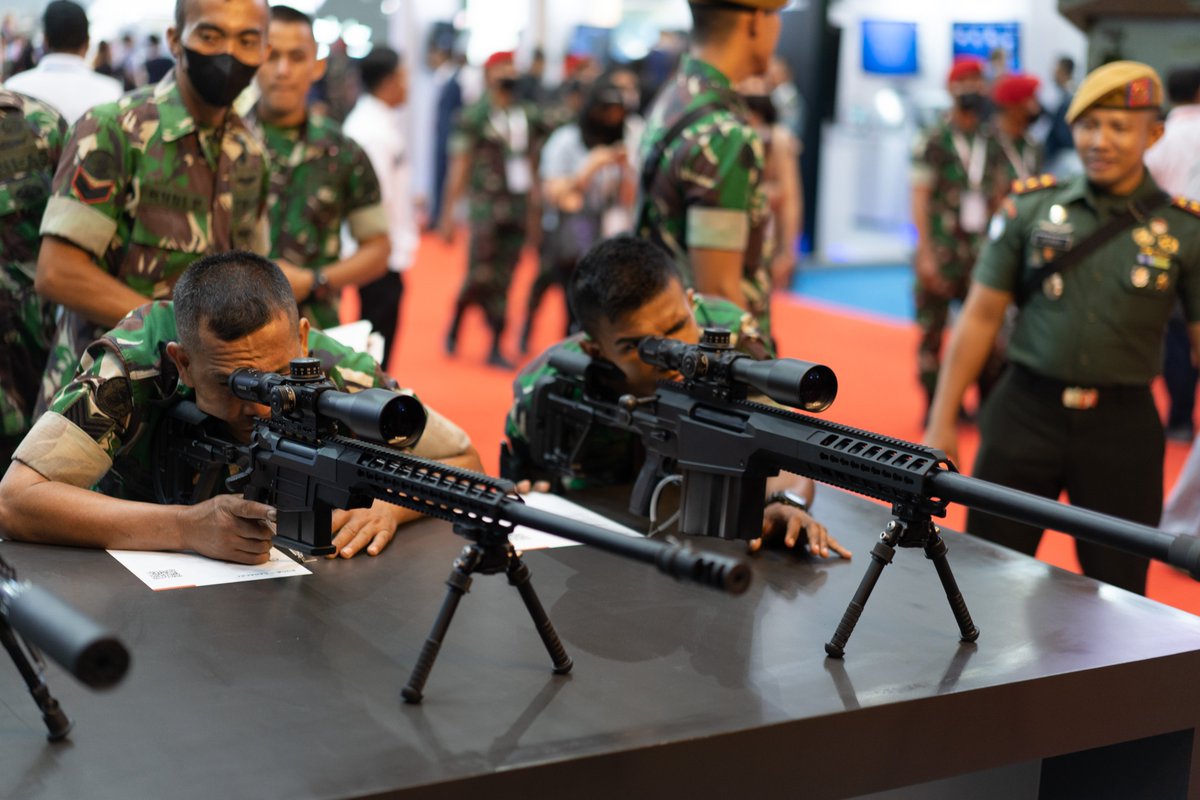 _edgegroup's tweet photo. #LeadingEDGE: a proud exporter of #MadeintheUAE 🇦🇪 advanced technology and defence products to more than 20 countries… and counting.
#IndoDefence2022 https://t.co/XJjiRaqwe4