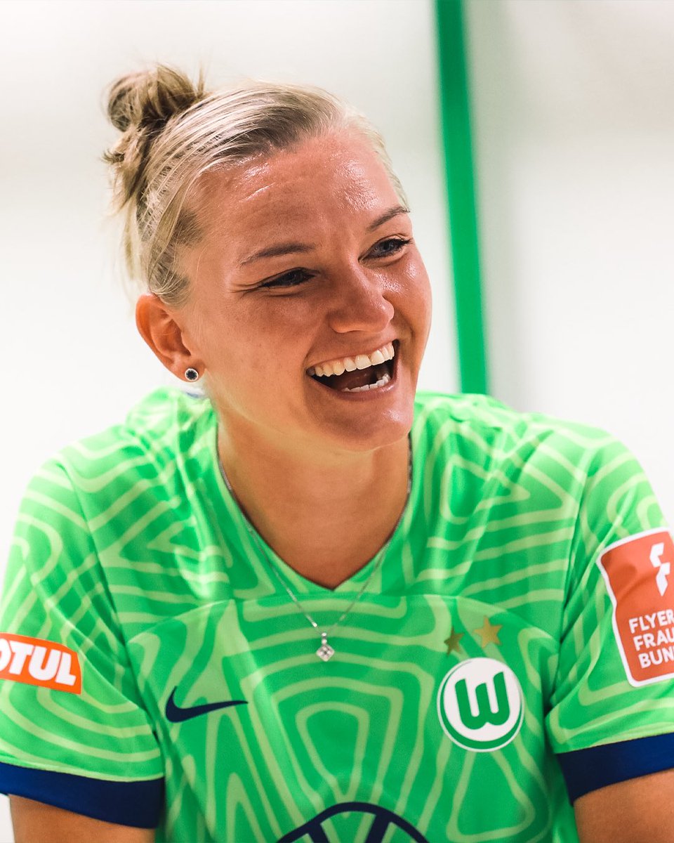 VfL Wolfsburg Frauen (@vfl_frauen) on Twitter photo Auf Thomas Gottschalks Sofa: Alexandra Popp ist am 19. November zu Gast in der ZDF-Show <a href="/wettendass/">Wetten, dass..?</a>! 🤩📺👀
#VfLWolfsburg #wettendass Auf Thomas Gottschalks Sofa: Alexandra Popp ist am 19. November zu Gast in der ZDF-Show <a href="/wettendass/">Wetten, dass..?</a>! 🤩📺👀
#VfLWolfsburg #wettendass