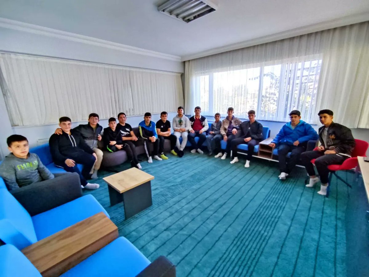 tohmantalya's tweet photo. Korkuteli ve Elmalı Spor Eğitim Merkezlerindeki güreşçilerimize fizyoterapistlerimiz ve diyetisyenimiz in yaptığı eğitimler sürüyor.
@kasapoglu
@hamzayerlikaya
@mehbaykan
@kocakaya_murat
@meteerol06
@selcukcebi061
@YGrhan
@sosanoglu
@Gokhandagyurt1
@TOHM2024
@GSB_Antalya https://t.co/pvvMWFuNVy