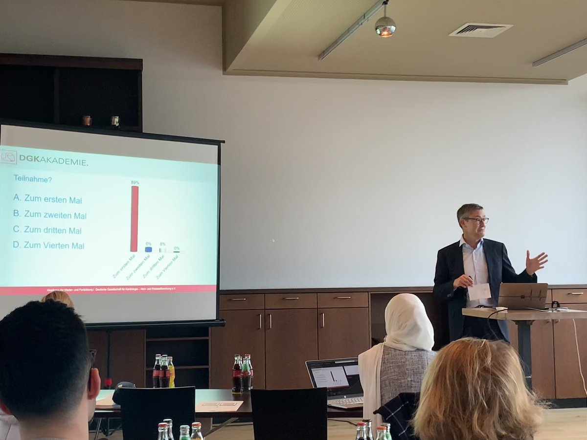 Sebastian Feickert (@sebfeickert) on Twitter photo Prof. Lars Eckardt eröffnet die <a href="/DGK_org/">Deutsche Gesellschaft für Kardiologie</a> Akademie Veranstaltung „Intensivkurs #EKG - #EPU“.
Ein ausgebuchtes Auditorium freut sich in Münster auf spannende Sessions mit hochkarätigen Vortragenden - und natürlich aufs obligatorisch EKG-Quiz 🤓🫀📝
<a href="/AGEP_DGK/">AGEP</a> <a href="/YoungDgk/">Young DGK</a> <a href="/DrV_Mann/">Christian Veltmann</a> Prof. Lars Eckardt eröffnet die <a href="/DGK_org/">Deutsche Gesellschaft für Kardiologie</a> Akademie Veranstaltung „Intensivkurs #EKG - #EPU“.
Ein ausgebuchtes Auditorium freut sich in Münster auf spannende Sessions mit hochkarätigen Vortragenden - und natürlich aufs obligatorisch EKG-Quiz 🤓🫀📝
<a href="/AGEP_DGK/">AGEP</a> <a href="/YoungDgk/">Young DGK</a> <a href="/DrV_Mann/">Christian Veltmann</a>
