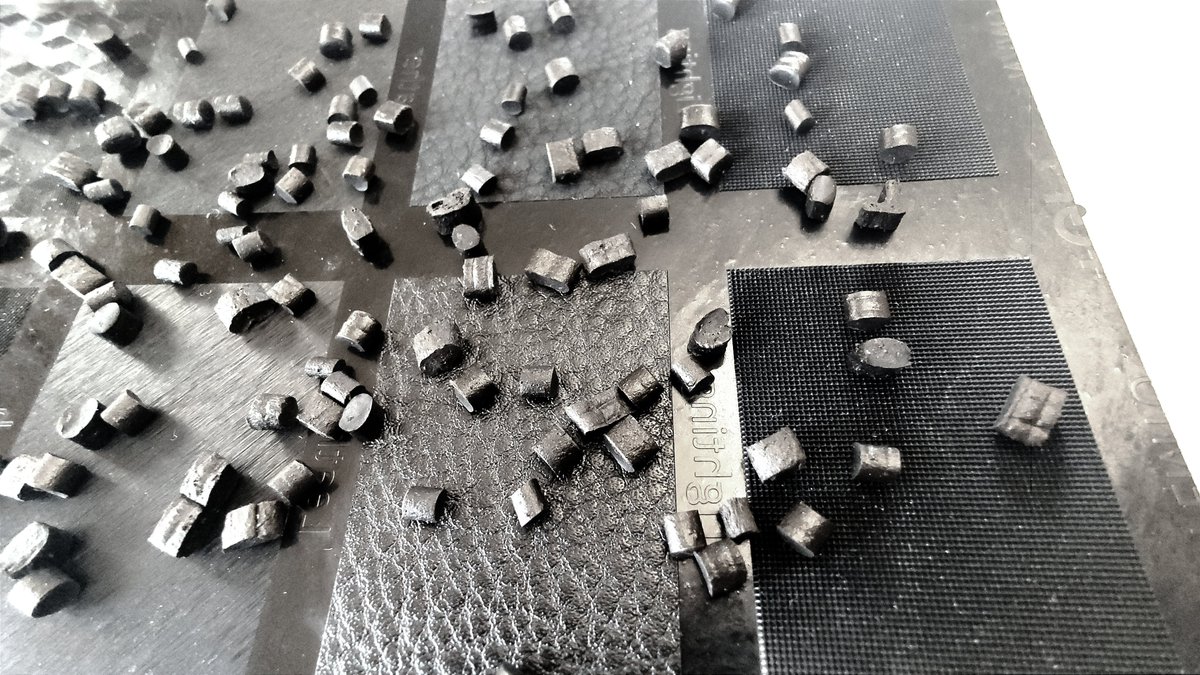 Toutes les textures sont possibles avec la gamme QILIN
50% matière naturelle - 50% biopolymère
Venez découvrir nos matériaux à <a href="/LesPlacesdOr/">Les Places d'Or</a> du 15 au 17 novembre à Hôtel Le Meurice, Paris.

Tests réalisés avec notre partenaire <a href="/roctool/">Roctool</a>

#design #packaging #luxe #materiauxnaturels