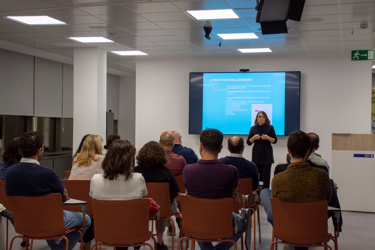 gft_es's tweet photo. El miércoles pasado celebramos Chill &amp; Beer Madrid, un evento donde disfrutamos una charla, tapas y bebidas entre compañeros. Esta vez Ana Calderón Granizo, profesora de la @universidadcjc, nos contó cómo potenciar la marca personal en Linkedin. #LifeAtGFT https://t.co/a8P2v1fDsI