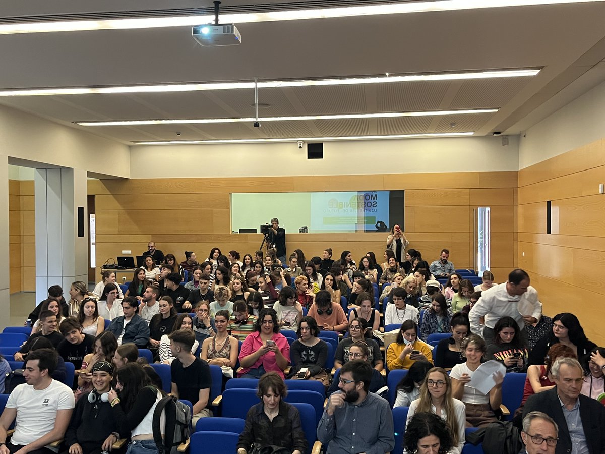 culturaupv's tweet photo. 💚💜Si te perdiste la jornada del miércoles no te preocupes, está todo grabado y podrás verlo muy pronto aquí: https://t.co/ETJ7VMXy9D
Estamos muy contentas de ayudar a impulsar una #modasostenible
Muy especial 🥰 la intervención online de Ana Roquero, gran maestra tintorera !! https://t.co/6ZNiNq2ZSS