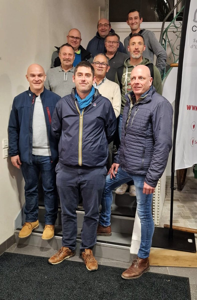 UDSP22's tweet photo. Après 10 années de présidence de #UDSP22, le Capitaine Jean-Yves Poences a cédé la présidence à l’Adjudant Alexandre Thouement du CIS de Lanvollon en présence du Colonel Jean Moine, directeur du #SDIS22. Il a été procédé également à la nomination des membres du bureau. https://t.co/7X5hjlVabc