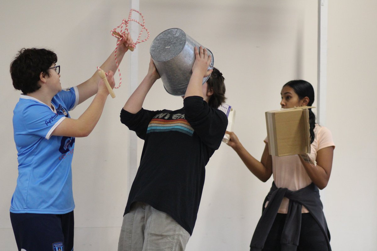A fantastic Sunday rehearsal learning fight choreography for Treasure Island! ⚓

Photography credit to Thursday Theatre's Media and Marketing team

#fightchoreography #treasureisland