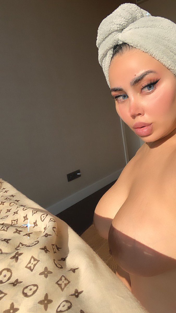 𝒙𝒄𝒊𝒕𝒚𝒈𝒊𝒓𝒍𝒔 on X: Beautiful photo of @minanamdari ❤❤❤❤❤❤❤❤  #melisanta #heart #star #beautiful #fashion #fashionstyle #persiangirl  t.co15EuiNPNQ4  X