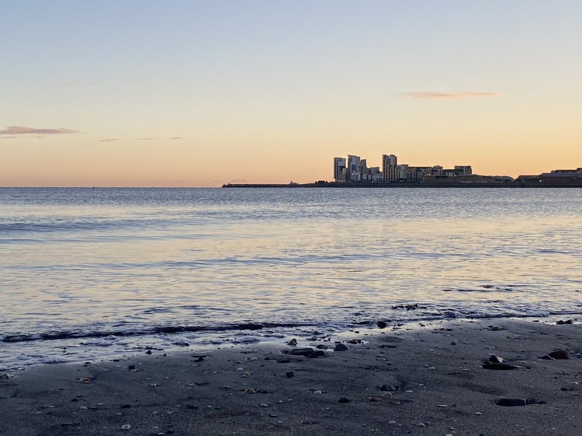 Torashescotland's tweet photo. Morning! Was baltic this morning 🥶😍 So many reasons to swim in cold water ❤️#BoostsImmuneSystem #GetsBloodPumping #ReducesStress #BurnsCalories #NaturalHigh https://t.co/AfsFeDH9we