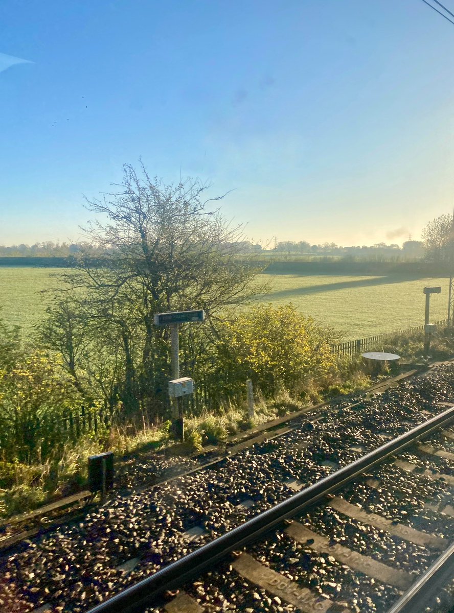 It’s a beautiful morning to be travelling to London for @digita1women Live 🌞

#fridaymorning #Training