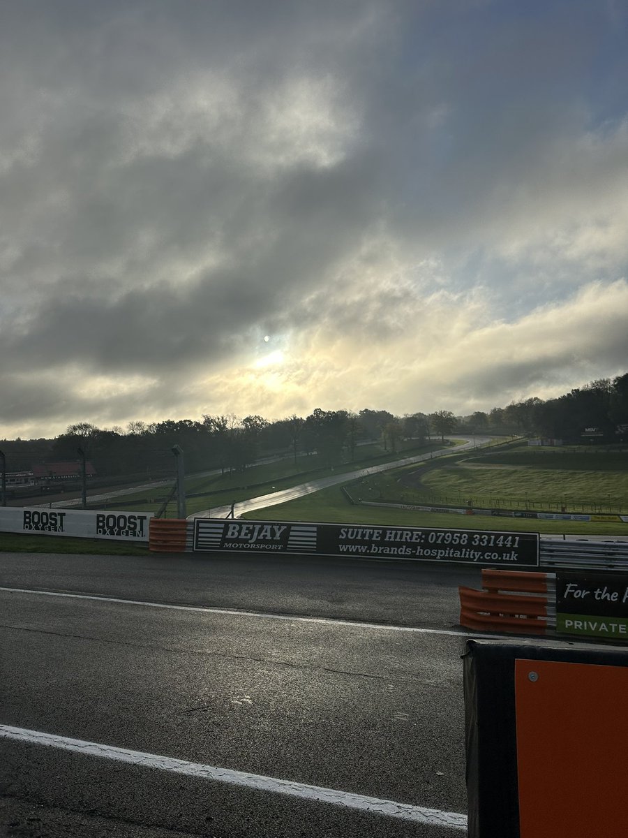 maxbirdracing's tweet image. Quick track walk with @MartiniGuyYT ready for FP1 #drivercoach