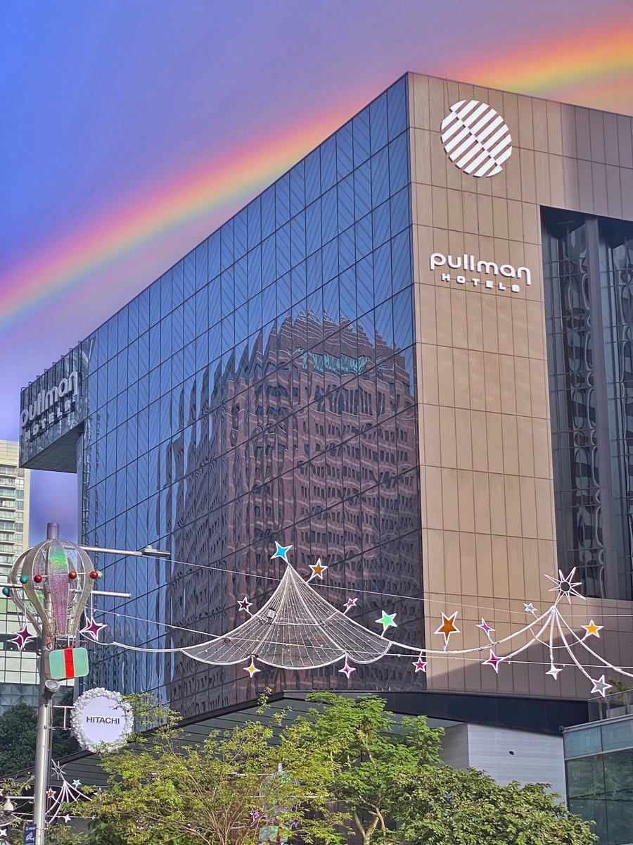 PullmanOrchard's tweet photo. Happy #TGIF !

Can you guess what’s happening along Orchard Road?

#PullmanSingaporeOrchard #OurWorldIsYourPlayground #UpYourGame #ChristmasOnAGreatStreet2022 https://t.co/b7KzAbwL9T