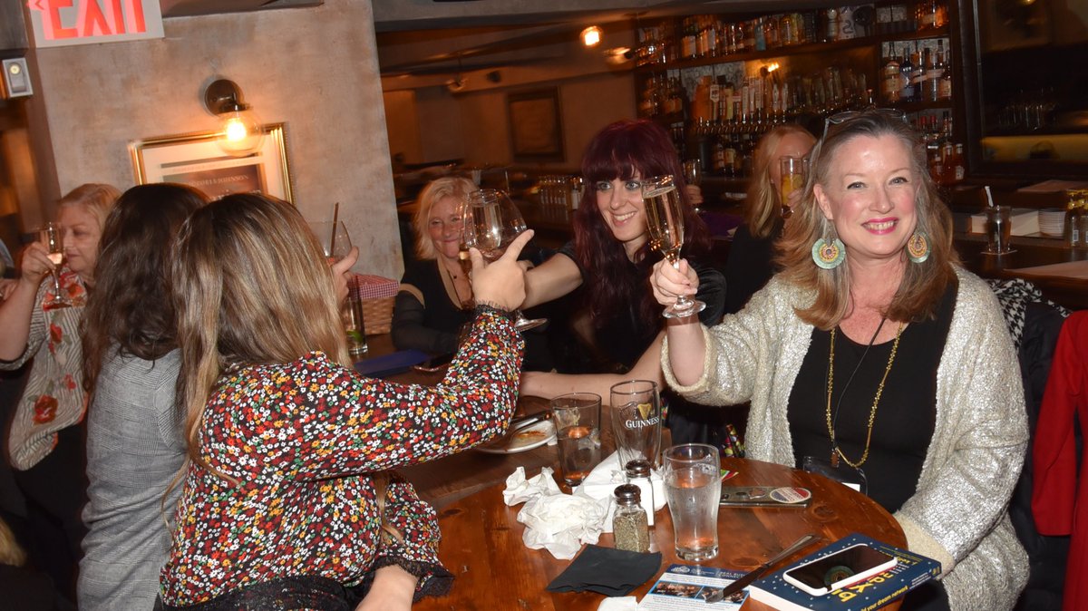 auntytem's tweet photo. @ShellQL @MauraKellyMedia @HerstoryIreland @TreacyOC @eemscully @SiobhanDEIIC Very exciting project and am happy to be a part of #NYC planning which actually got its start when @HerstoryIreland joined #IBOWomensNetworking @ #November2019 …
Watch this space 😀🙏 https://t.co/SLAk72GaBs