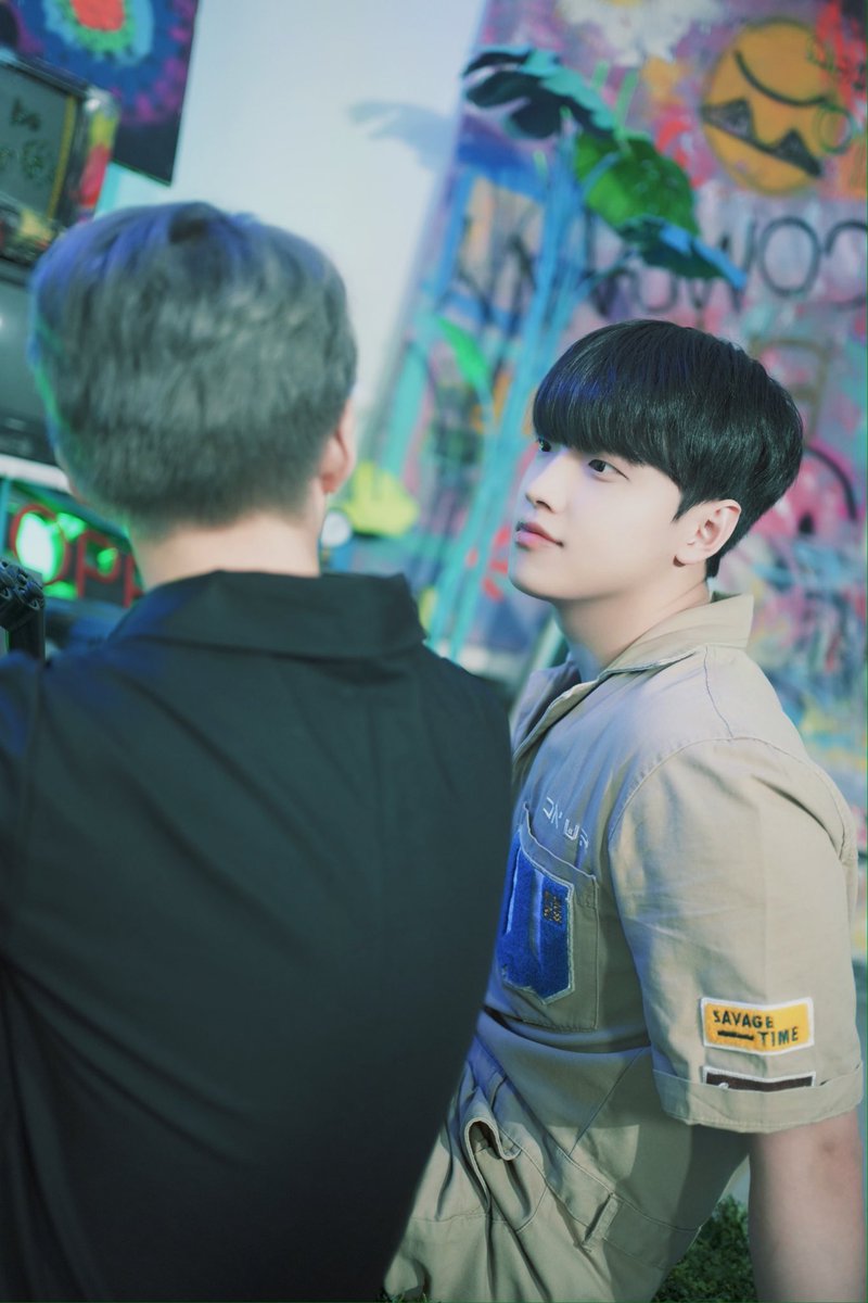 CHARMING Magazine 1호
챠밍 1주년 기념 직원화보
‘Risky Employee'