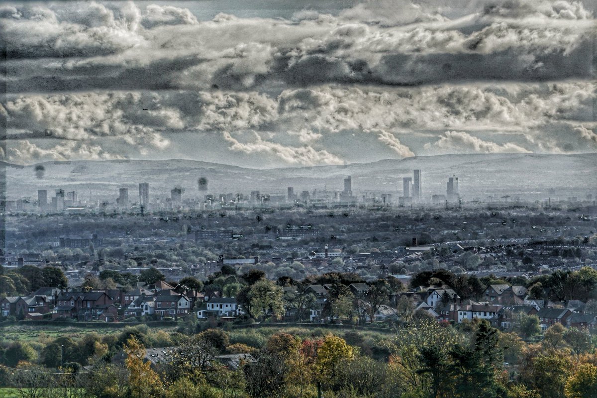 Overlooking Manchester from atop the Horwich hillside
#Manchester #Citylandscape #Lancashire #sonya6300