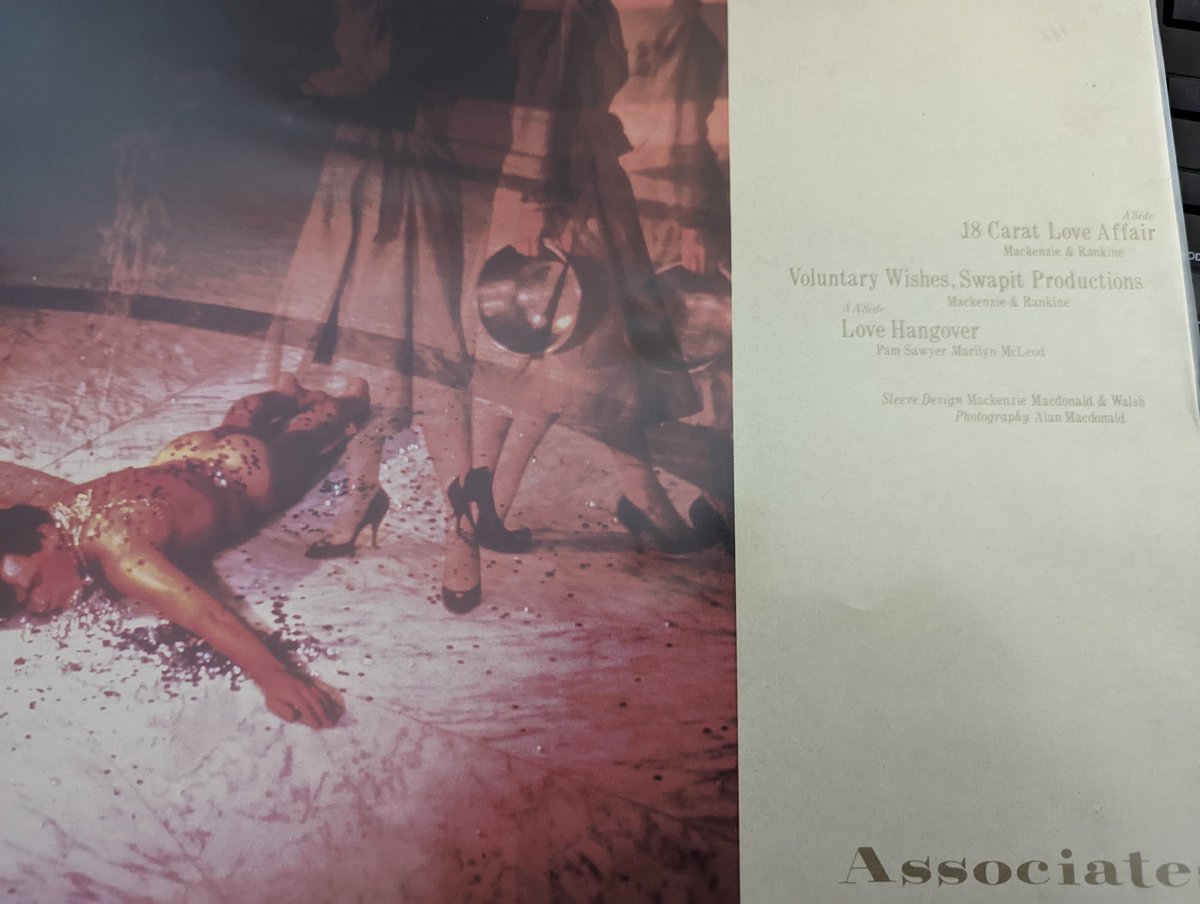 MIKEYWMS's tweet photo. #12single of the day :The Associates 18 carat love affair 1982 Beggars banquet records.
@NewWaveAndPunk @Kgero1965 @zap210 @MarianneHawksw2 @MerylSebon @TheRealSkeneo  @DonkinGerardo @JayAtkins66 @whiterabbitsy1 @mattvern  @GarySlade5 @Jongold7Gold https://t.co/TS8qgF4aPT