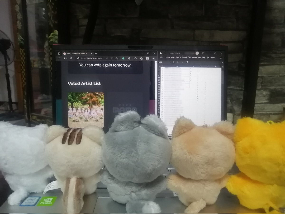 gudhyetama's tweet photo. they are voting
#MAMAVOTE #loona https://t.co/7OPaj0jf4S