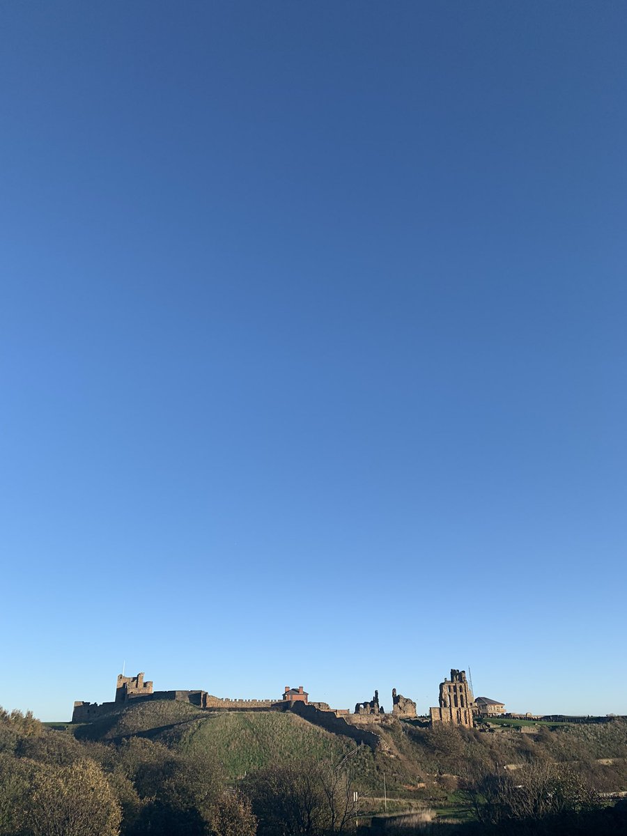 HelenKM22's tweet image. Morning run in the NE is never a problem - stunning morning at the mouth of the Tyne!