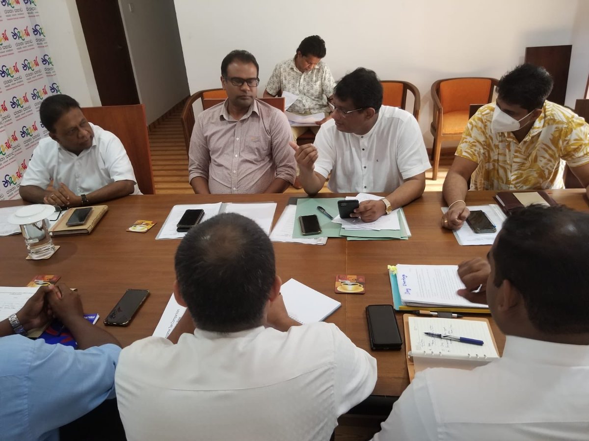 Dr.NalakaGodahewa(PhD,MBA, BSc.Eng,LLB, FCIM,FCMA) tweet media