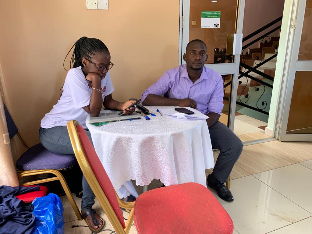KibuukaIsaac3's tweet photo. #activistTraining
The #climatecrisis is a human Crisis it's displacing people and causing hunger.
It's our collective responsibility to provide solutions.
Speak up against uncontrolled burning, improper waste management
Use #renewableenergy sources.
@Fridays4FutureU https://t.co/1h4U5rL2An