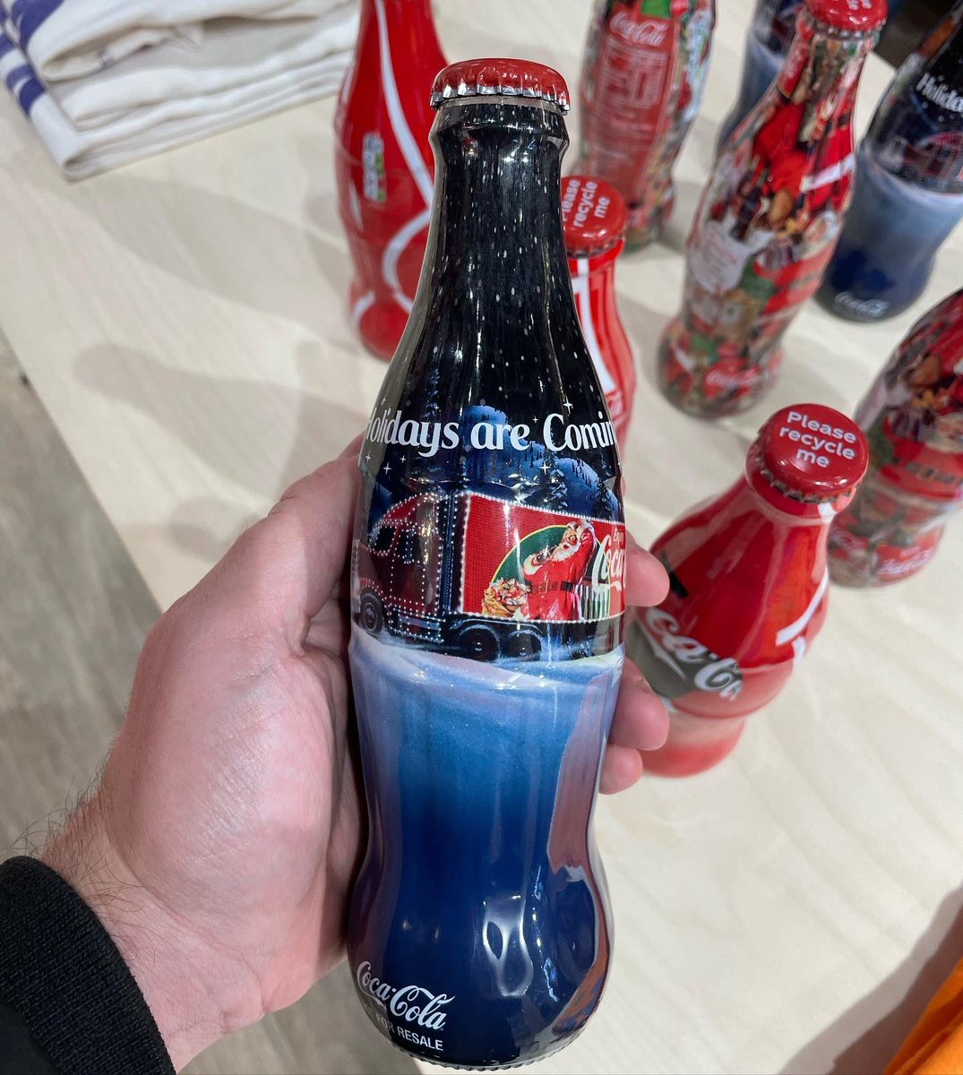 All_Things_New_'s tweet photo. The Coca-Cola Store in London! 🥤 @CocaCola_GB #cococola #cocacolastore #coke #wellthisisnew https://t.co/vEEpLpODBr