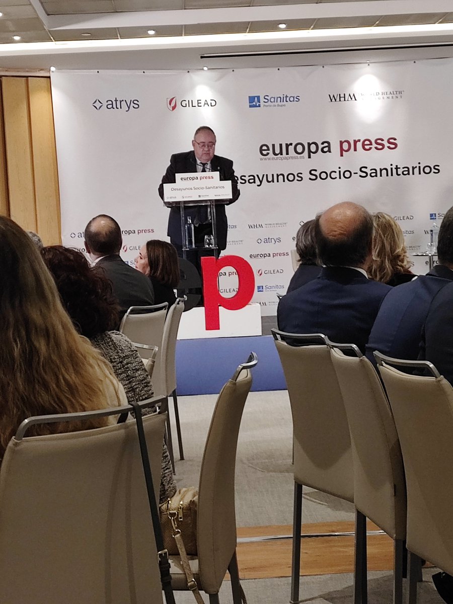 Desayunos socio sanitarios de <a href="/europapress/">Europa Press</a> escuchando al Consejero de Sanidad de Castilla León