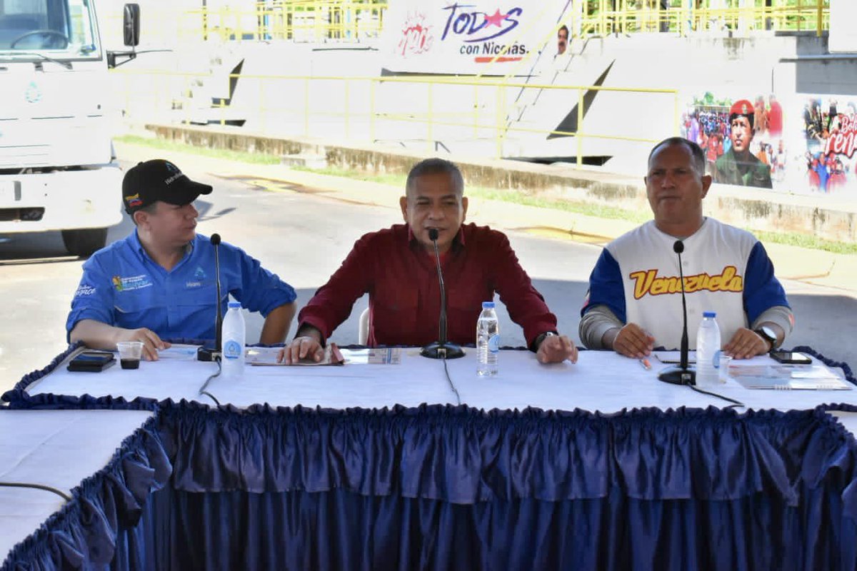 psuvronald1's tweet photo. Agradezco a la clase obrera trabajadora de @Hidrobolivar_ y a su Pdte @valenzuelad2022 porque están en estricto cumplimiento de la labor encomendada por el Pdte @NicolasMaduro por el Gobernador @amarcanopsuv y por el alcalde @comandosergioh para que el agua en Bolívar #renazca https://t.co/nsYxZPmdNC
