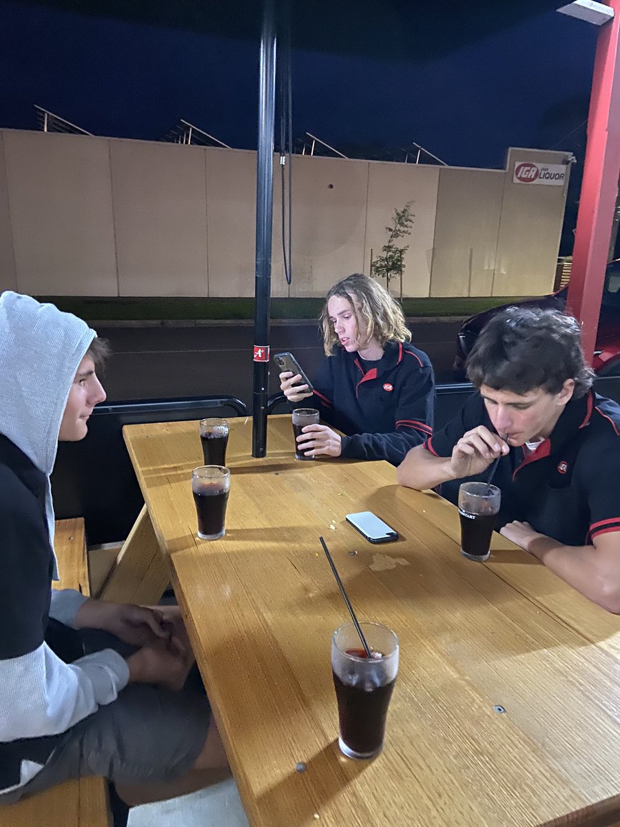 Ryanpowney6's tweet photo. #mates #work #deadlizard https://t.co/ObKHdzNQQ5