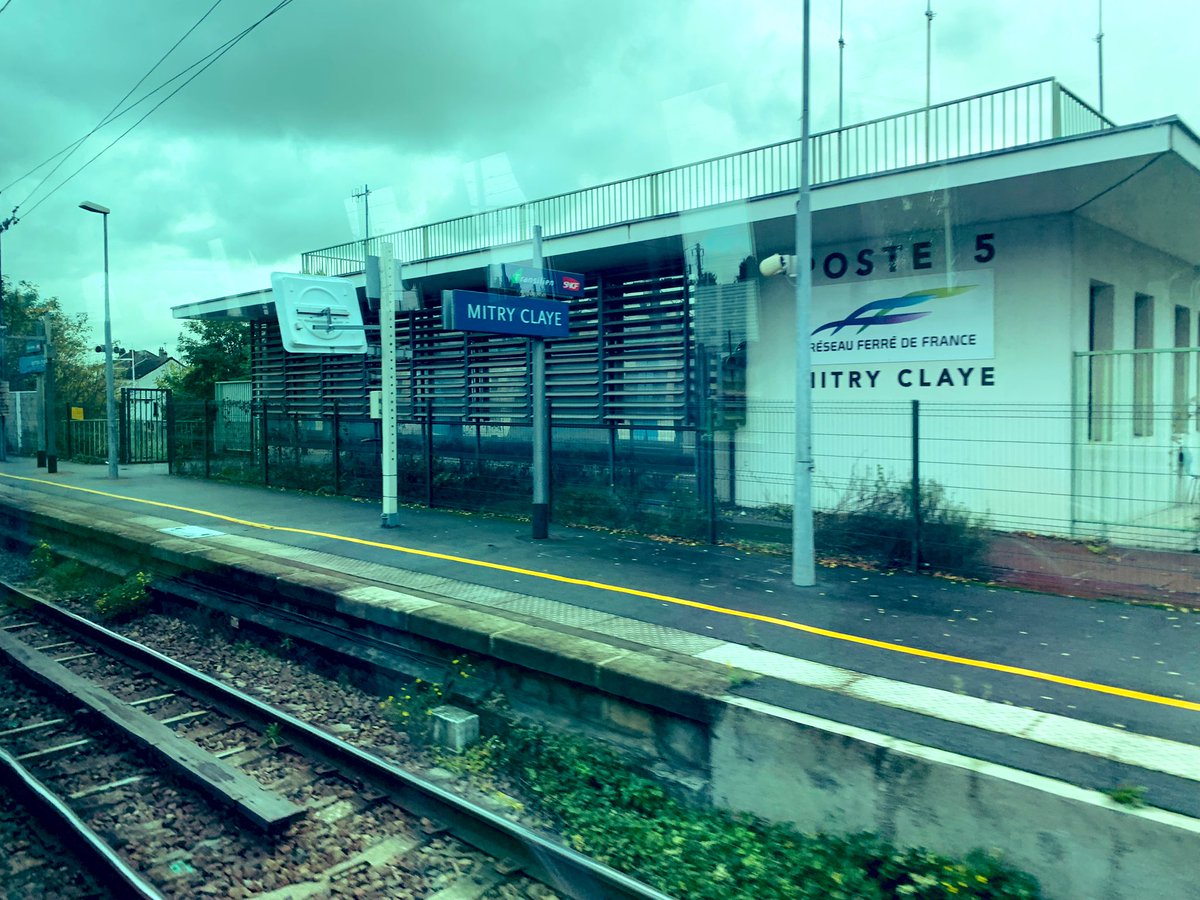 HorairisteSNCF's tweet photo. #Mitry ici Mitry ! 17 ans que je n’y avait pas mis les pieds 😃
Le poste d’#aiguillage a drôlement changé 🪄

Voir le terrain quand on est habitué aux graphiques et schémas de ligne, c’est agréable ☺️

@LigneK_SNCF @RERB #SNCF #SNCFRéseau https://t.co/2DB1t8xalw