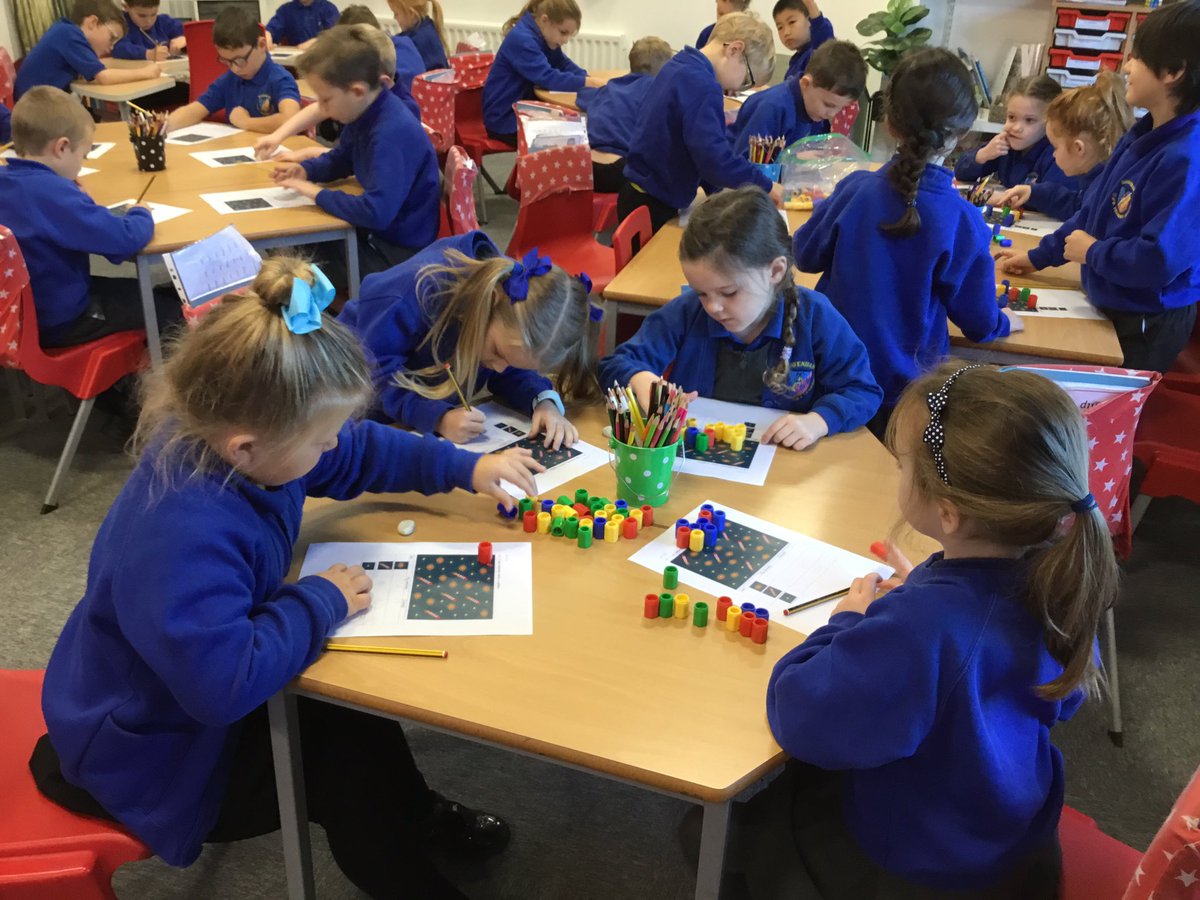 davenhamcofe's tweet image. Eaton are busy counting stars, fireworks and rockets this morning⭐️ 🚀 We’ve talked about Bonfire Night and the reason we ‘Remember, remember the 5th November!🔥#davenhameaton #countingstars #fireworkcode