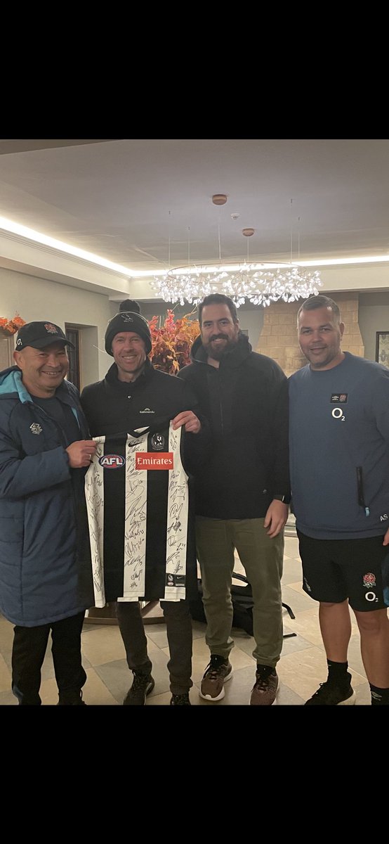 Thanks to Eddie Jones and Anthony Seibold <a href="/EnglandRugby/">England Rugby</a> for allowing us to be part of the program this week. Very grateful 🙏🏻