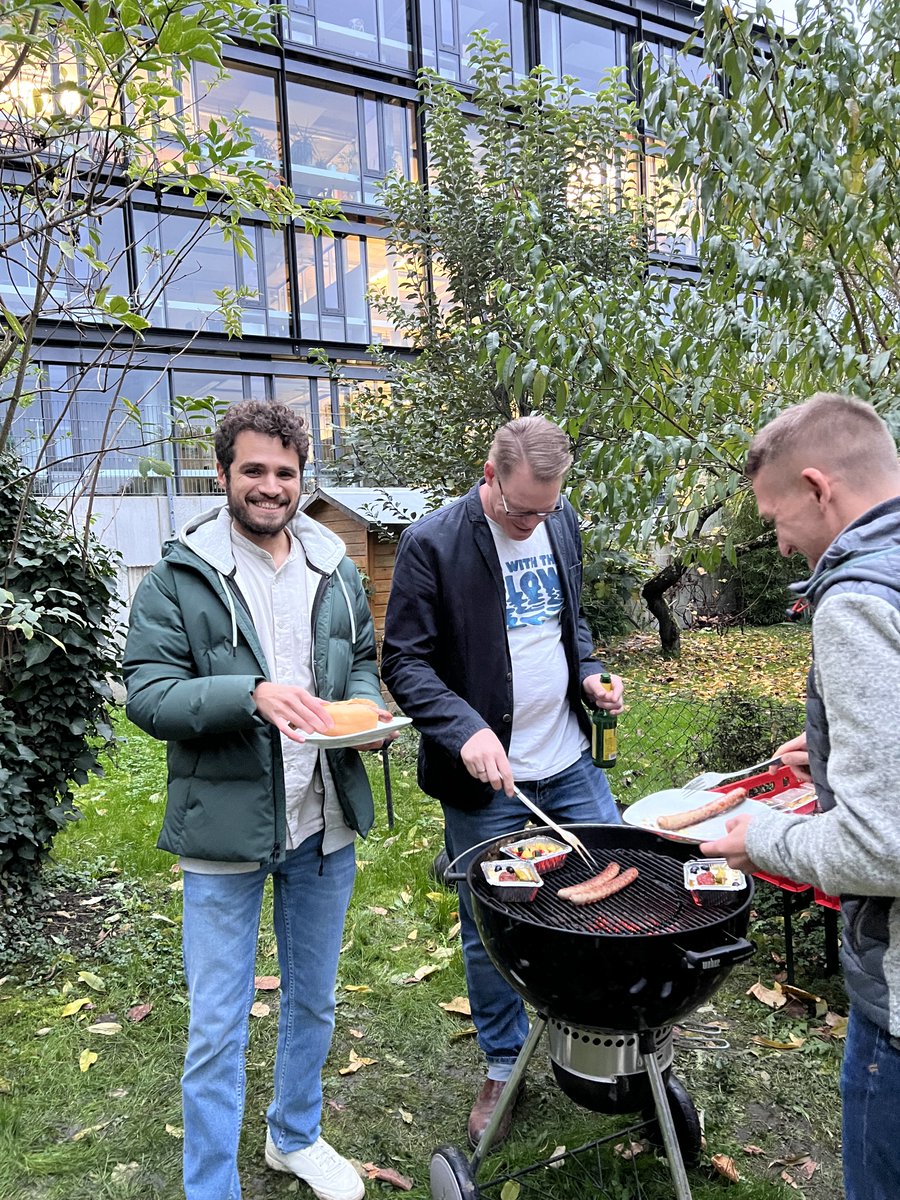 Gestern fand an unseren Standorten #Frankfurt und #Karlsruhe unser regelmäßiges "Company Barbecue" statt - eine schöne Gelegenheit sich persönlich zusammenzufinden und eine gute Zeit mit den Kolleg:innen zu verbringen! #teamETECTURE