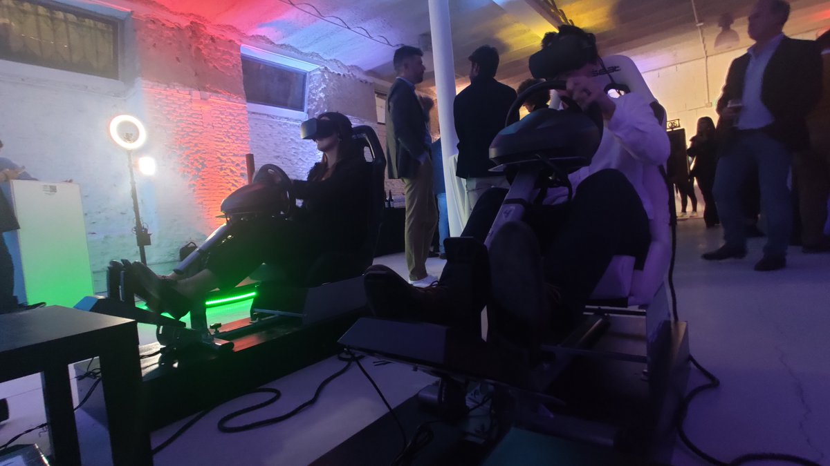 Ayer estuvimos presentes en la gala de los premios #BestnAuto2022 de profesionales del sector de la industria de la automoción, con nuestro simulador virtual de conducción.
EXF.ES
#RealidadVirtual #Madrid #automoción #Marketing