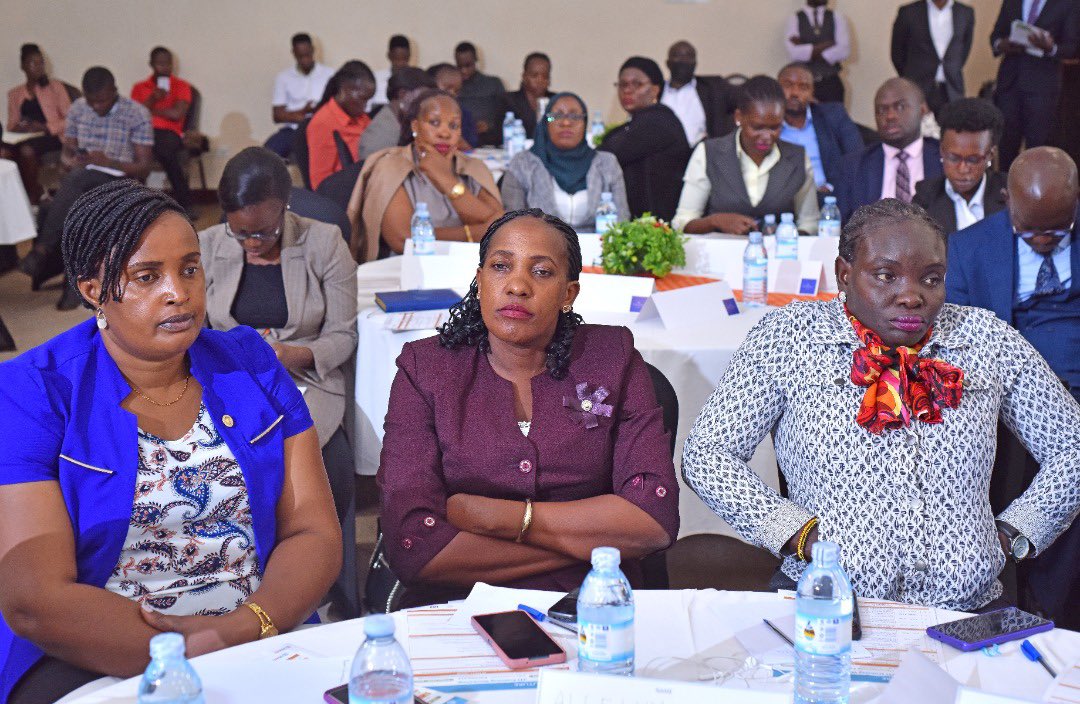 ArnoldTugume_'s tweet photo. According to the survey conducted by @acnafrica_org in partnership with @FeedtheFuture carried out in mbale, 72% of the respondents find it difficult to tell the difference
between fake and genuine products
#FakeIsFake
#BuyAndSellGenuine https://t.co/BSu2T6ZBPq