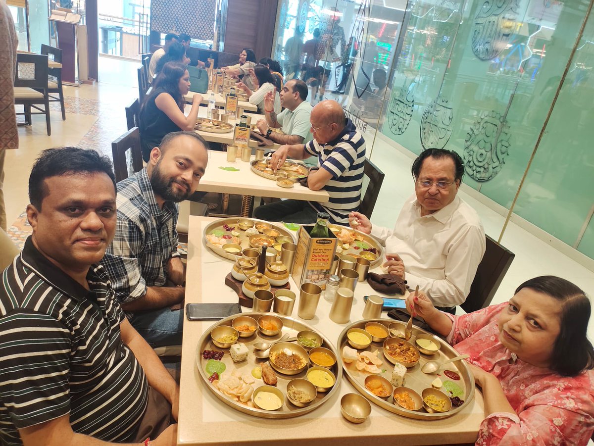 Fun over lunch with Maharajas @Abhishekkar_ and @SantoshPasi at #maharajabhog at #oberoimall