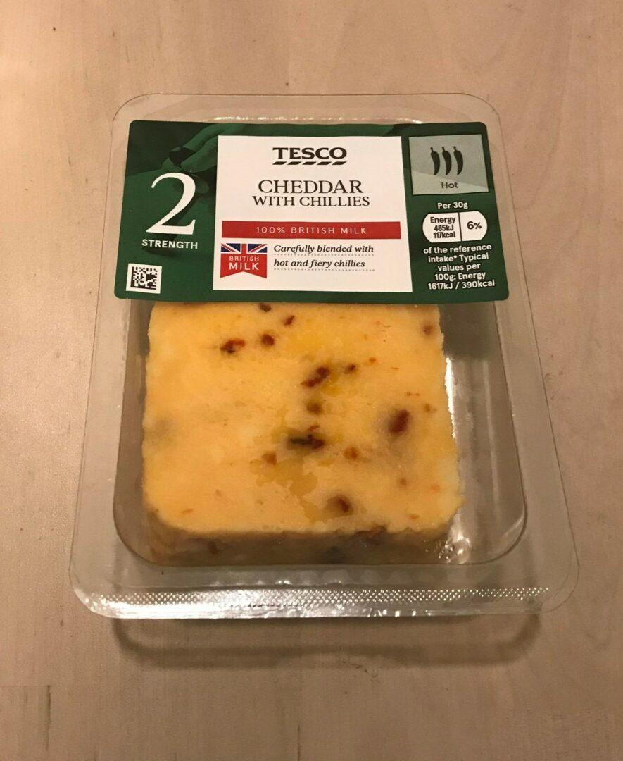 Cheddar with chillies (Tesco) - gratemycheese.com/cheddar-with-c…