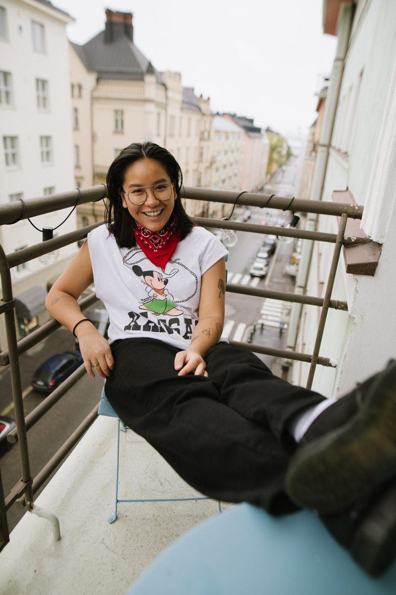 Valloittava artistitulokas Sonia julkaisi tänään uuden Mitä itselleni kuuluu -singlen! 😍 Käy ottaa tää biisi haltuun täältä: lnk.to/mita_itselleni…