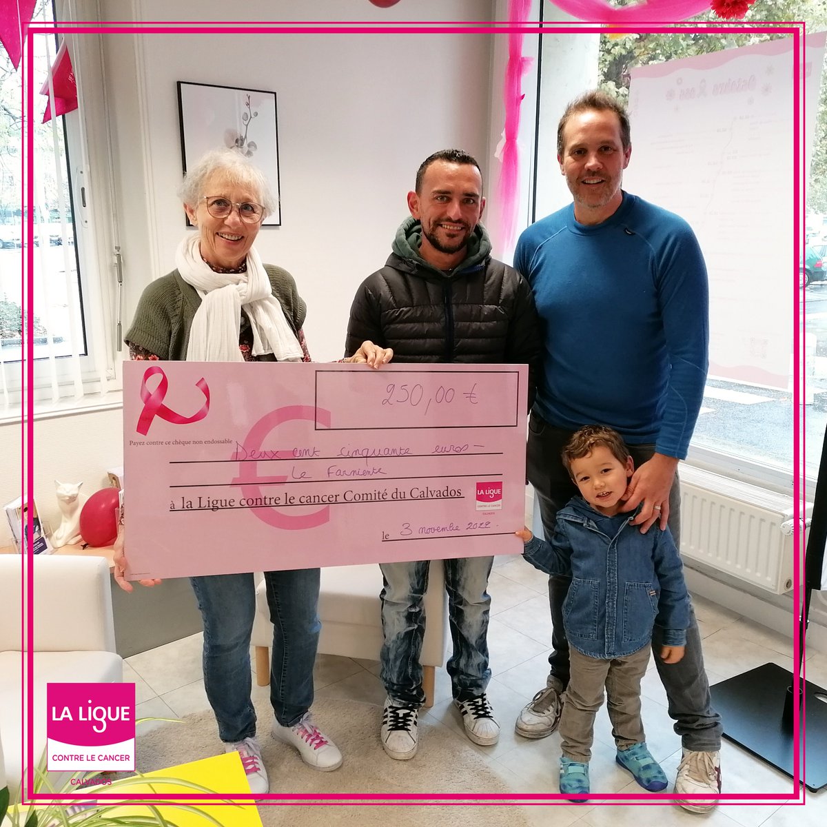 LigueCancer14's tweet photo. [Remise Octobre rose]
🎀🎀🎀
Suite à leur mobilisation pour Octobre rose, nous avons eu le plaisir de recevoir un chèque de 250€ du Farniente (Caen). 

Un grand merci à toute l'équipe 👏 https://t.co/LxXpTE3MTe