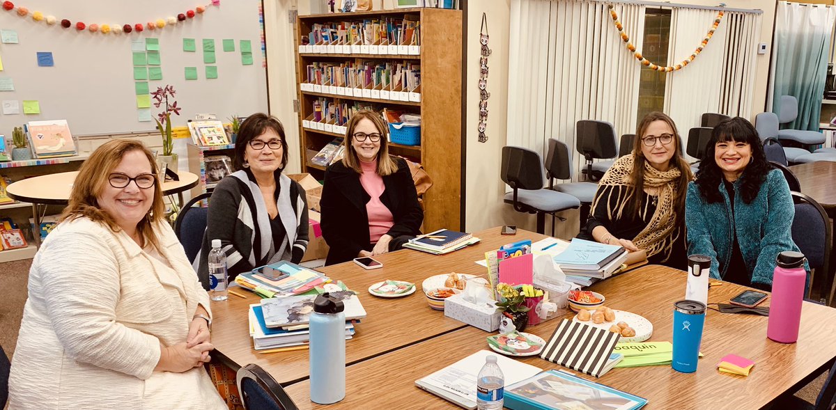lbreadingrecov's tweet photo. First meeting of Unassisted  Reading and Writing Tasks. We celebrated so much #changeovertime And so many wonderings. What a powerful way to collect evidence of student independence. #readingrecoveryworks #followthechild #marieclay #WhateverItTakes @rrcna_org @VanGesselMel https://t.co/uWYa6pbr2u