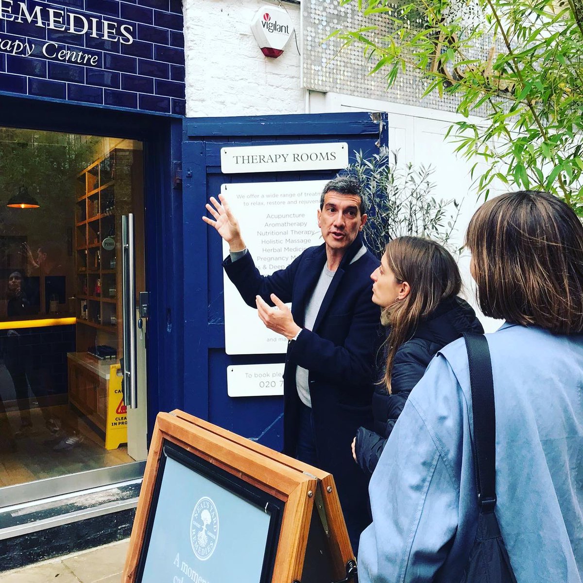 GuitartMarc's tweet photo. Last week was filled with an amazing #London #retailtourexperience of our @brandcelona and @brandlond team under our awarded methodology @cyclicalbrand.
We are constantly exploring the future of the brands in #healthacre and #foodandbeverage. #retailtour https://t.co/qcMEU5sQx5