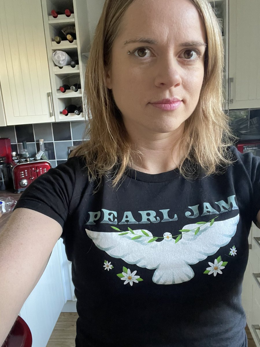 Rarely for a Friday am about to head into the office so can show off my <a href="/PearlJam/">Pearl Jam</a> T for <a href="/BBC6Music/">BBC Radio 6 Music</a> #TShirtDay. My newest band short acquired at their Hyde Park gig in the sunshine this July ☀️