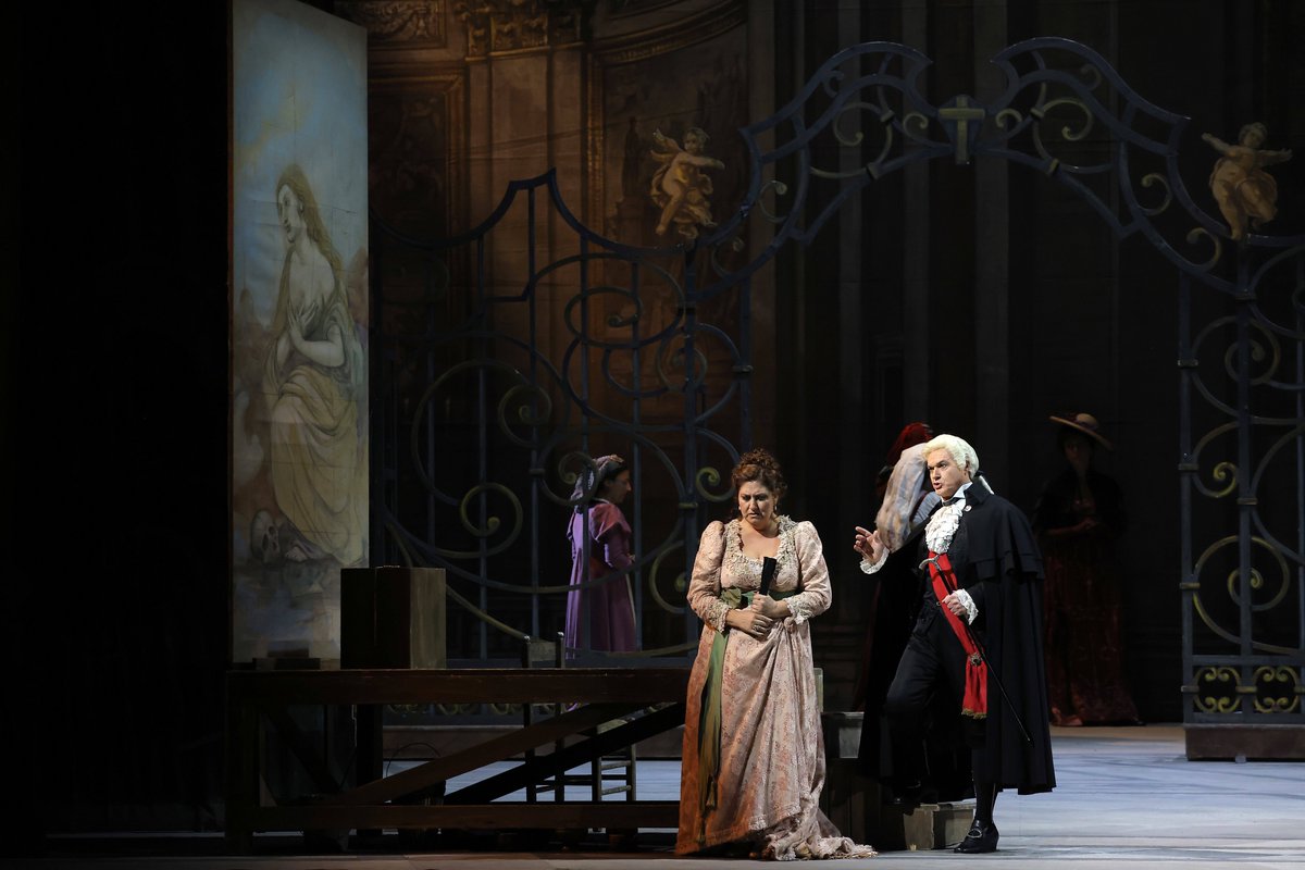 OperaRoma's tweet photo. #Tosca nell’allestimento ricostruito sui bozzetti originali della prima esecuzione del 1900 torna in scena questa sera alle 20 al Costanzi con #AnnaPirozzi (Tosca), #GregoryKunde (Mario Cavaradossi) e #GiovanniMeoni
(Barone Scarpia). Chi ci sarà ad applaudirli?
#operaroma https://t.co/wWhDrVFh66