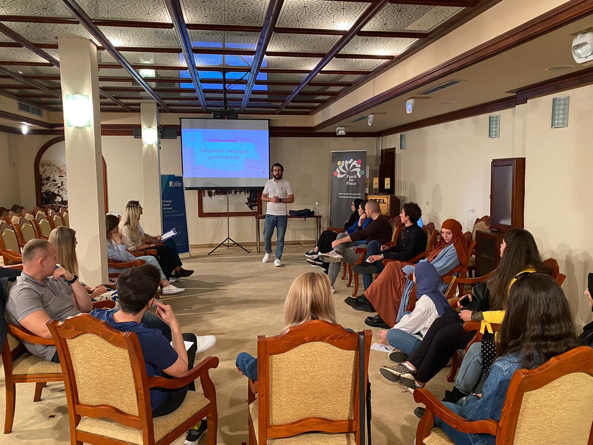 YfPBiH's tweet photo. Few📸highlights from our seminar on countering #hatespeech held in Mostar 🇧🇦 supported by Konrad Adenauer Stiftung 

🗣️Speakers included university professors, journalists, and our facilitators 

#rethinkingpeace #youthforpeacebih https://t.co/32RFrTZZ6p